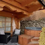Wierchowe Jacuzzi & View Chalet *