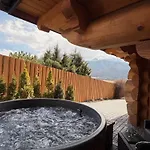 Chalet Wierchowe Jacuzzi & View